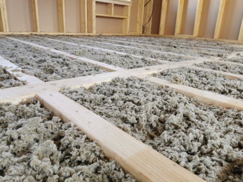 Insufflation de laine de roche ROCKWOOL dans un plancher à Echirolles 